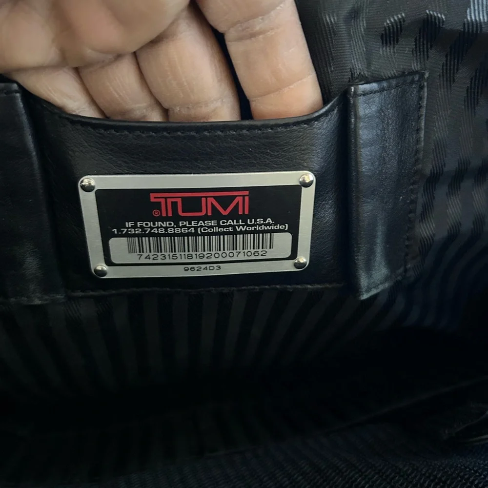 TUMI Classic Black Leather Business Briefcase Organizer.